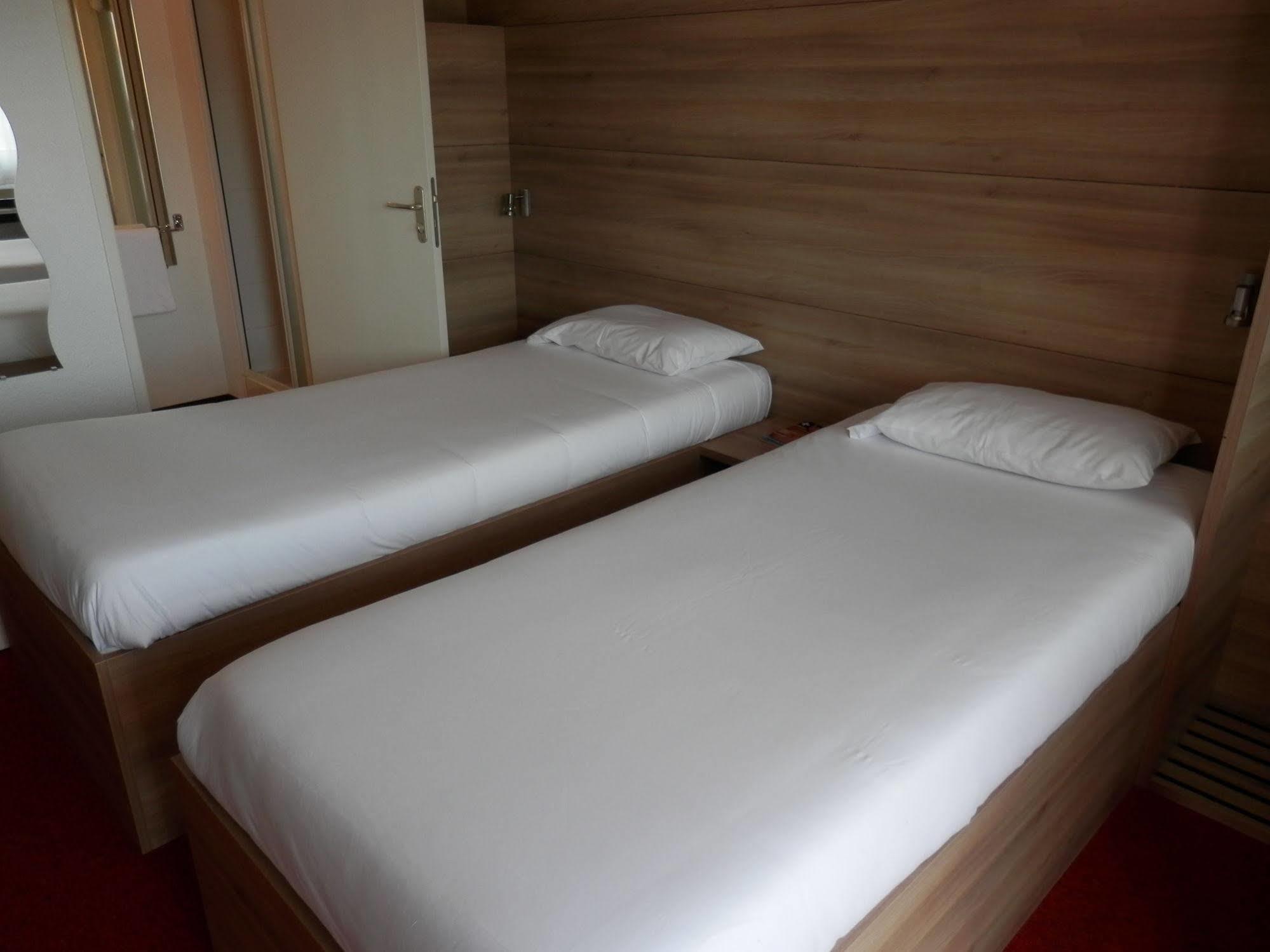 Everhotel De Tarbes-Ibos Exterior foto