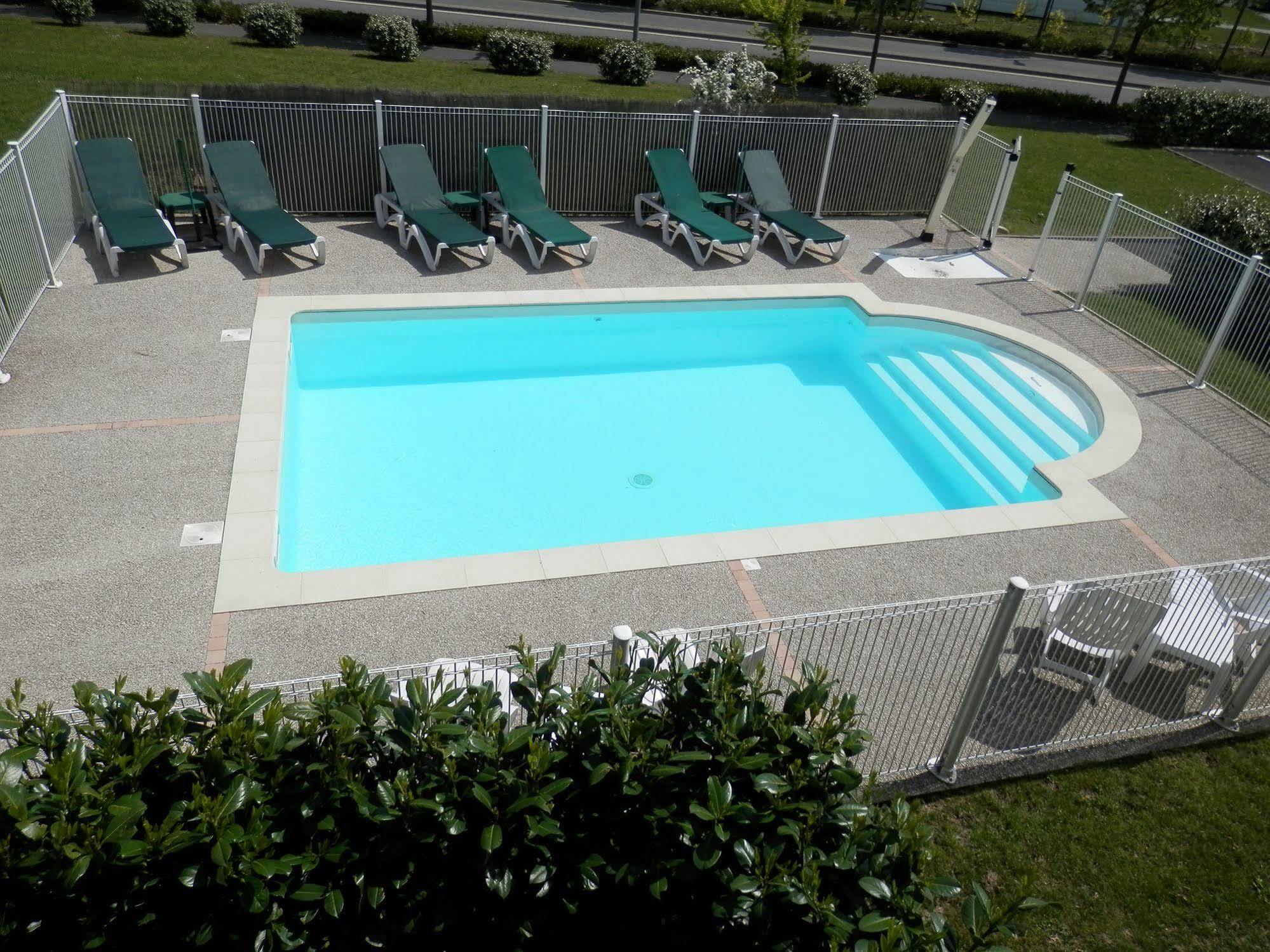 Everhotel De Tarbes-Ibos Exterior foto